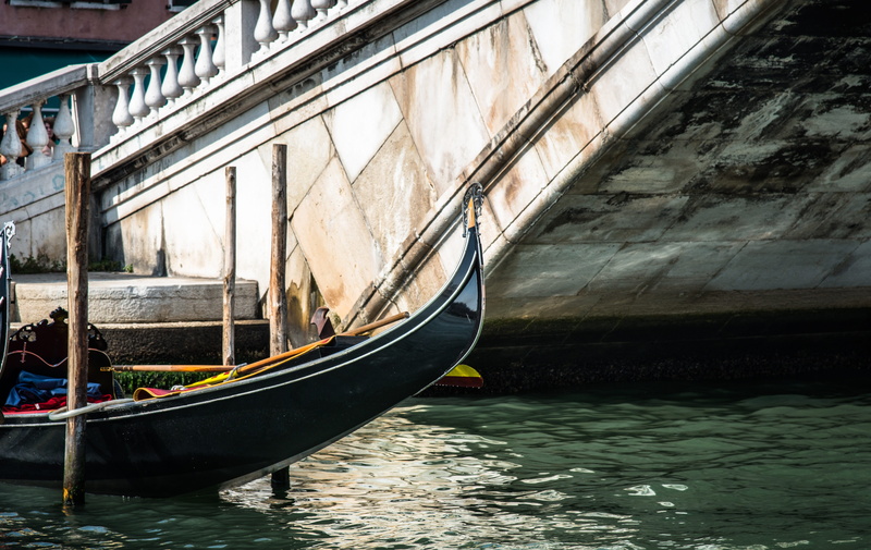men, mode of transportation, transportation, venice gondola, nautical vessel, canoe, real people, gondola, nature, canal, incidental people, 5K, travel