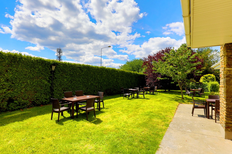 cloud - sky, beauty in nature, chair, no people, empty, tree, day, tranquility, tranquil scene, sky, table, 5K, grass, park bench, plant, sunlight, bench