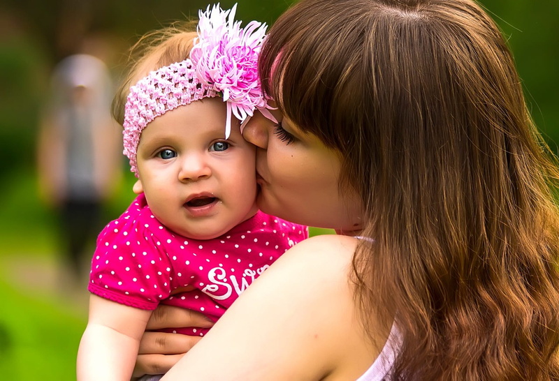 children photographer, togetherness, toddler, family, real people, young, women, child, females, kiss, phulka, innocence, cute, childhood, baby, emotions