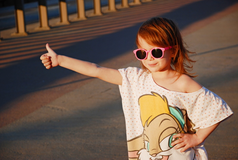 body part, summer, vacation, women, brown hair, portrait, redhead, young women, gesture, beautiful woman, human arm, one person, glasses, adult, sunlight