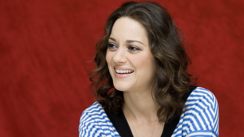 beautiful woman, hairstyle, colored background, portrait, adult, hair, marion cotillard, red, young adult, emotion, beautiful people, one person, headshot