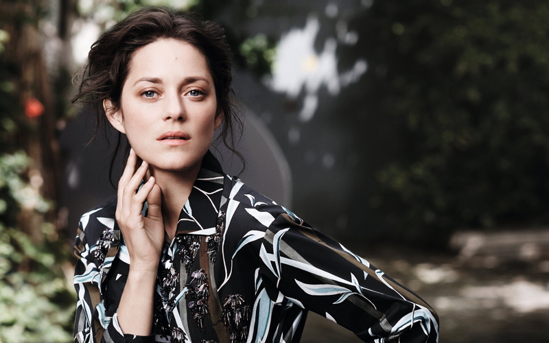 one person, front view, brown hair, hairstyle, beautiful woman, women, beauty, 4K, nature, contemplation, marion cotillard, outdoors, beautiful people