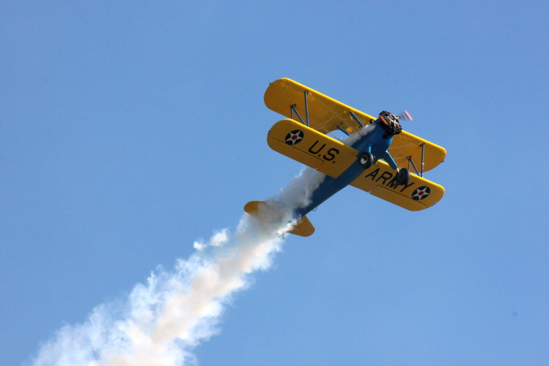sky, transportation, 1080P, no people, motion, airplane, vapor trail, blue, aircraft, low angle view, airshow, day, aerobatics, nature, vehicle, air vehicle