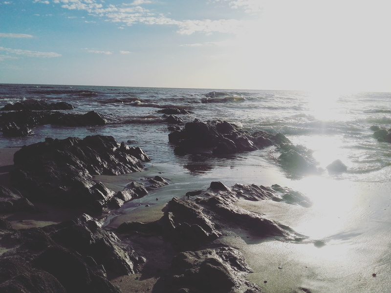 sunlight, nature, 2K, beauty in nature, sky, horizon, rocky coastline, tranquility, idyllic, beach, rock - object, water, rock, horizon over water, solid