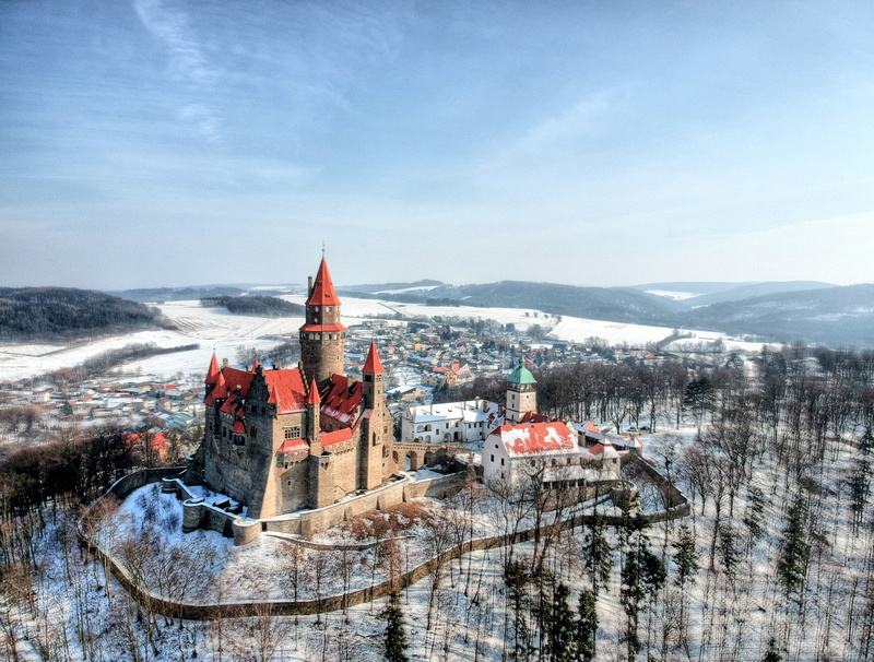 tourism, history, europe, bouzov, gothic, view, czech, travel, castle, day, tower, outdoors, nature, fortress, 4K, moravia, medieval, religion, place of worship