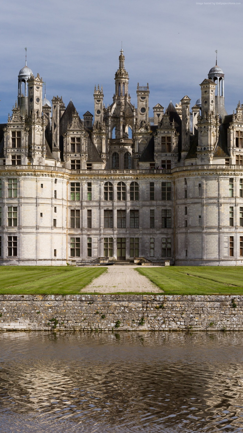 building, spire, the past, tower, travel, tourism, day, building exterior, Chambord, architecture, no people, Castle, France, green grass, apartment, water