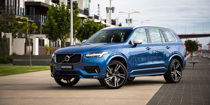stationary, motor vehicle, building, city, retro styled, street, XC90, crossover, transportation, day, luxury, parking, mode of transportation, Volvo, built structure
