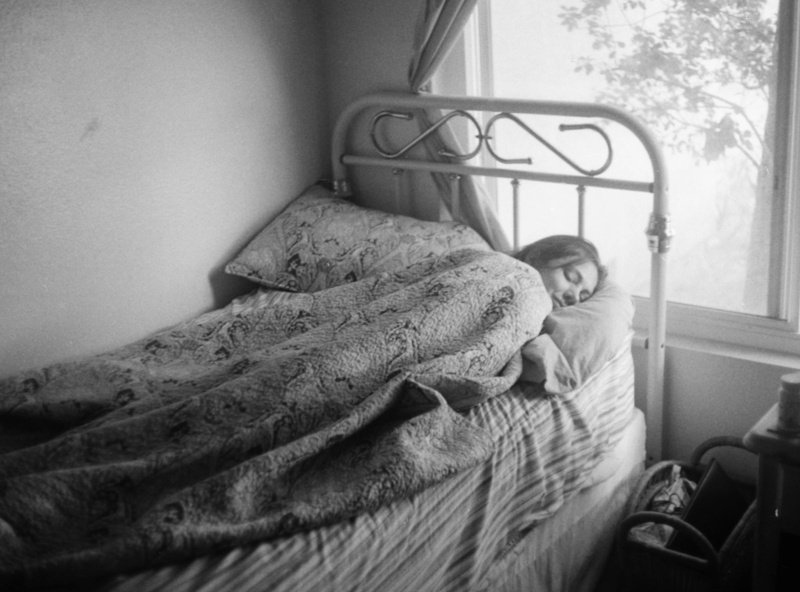 blanket, care, relaxation, grayscale, childhood, sleeping, illness, Girl, patient, Happy, Black, hospital, one person, medical condition, Sweet, warm clothing
