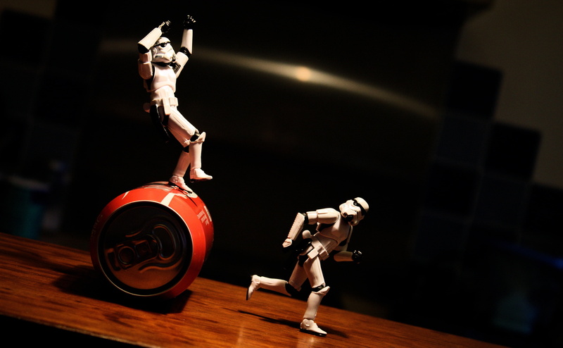 action figure, coca cola, action, Movies/Star Wars, Funny, indoors, weights, competition, wars, effort, vitality, toy, figurine, exercising, full length
