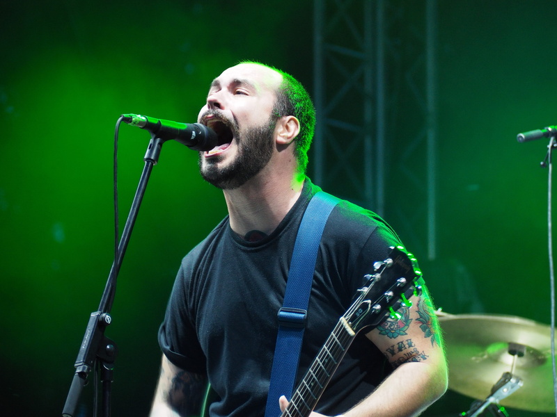 metal, microphone stand, popular music concert, music, scream, babis, arts culture and entertainment, guitarist, musician, performance, musical instrument