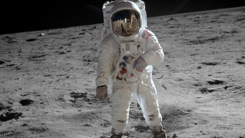 space, land, helmet, space suit, standing, exploration, adventure, protective workwear, space exploration, astronaut, 1080P, Buzz Aldrin, protection, one person
