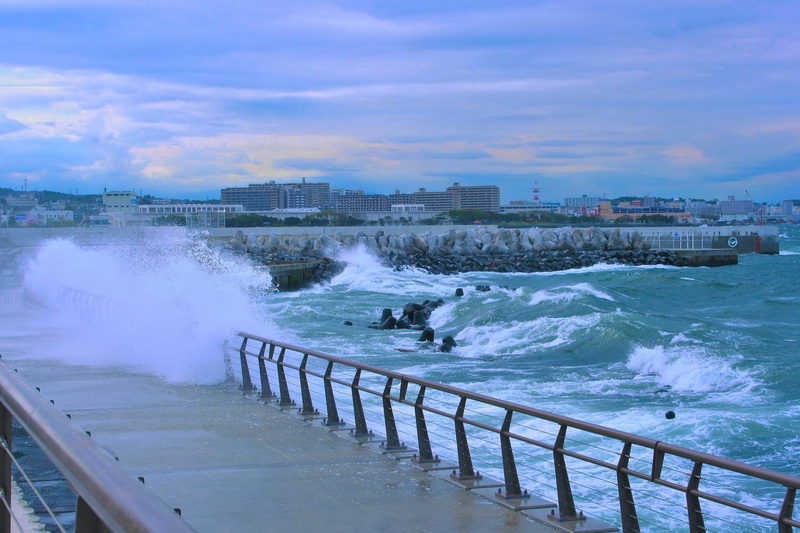travel destinations, get rough, rain, storm, sky, yokosuka, built structure, ocean, water, architecture, 2K, power in nature, beach, railing, rough seas