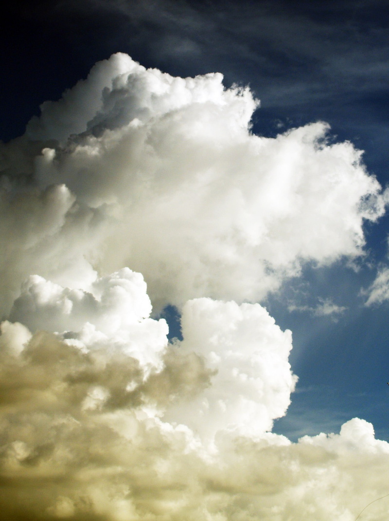 light, weather, heavenly, air, scenics - nature, blue, tranquility, wind, shot, outdoors, cloudy, beauty in nature, heaven, cloud - sky, daylight, atmosphere