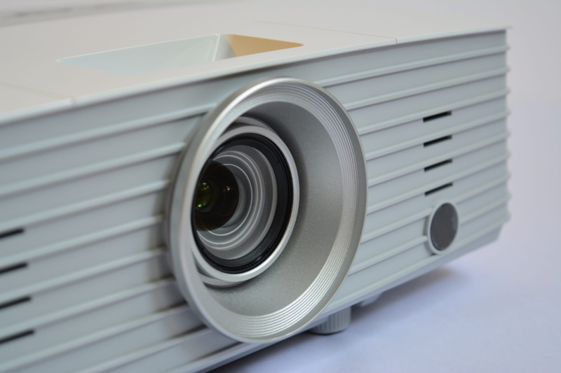 no people, selective focus, circle, conference, white color, focus on foreground, projector, silver colored, white, lenses, multimedia, day, surface, projection
