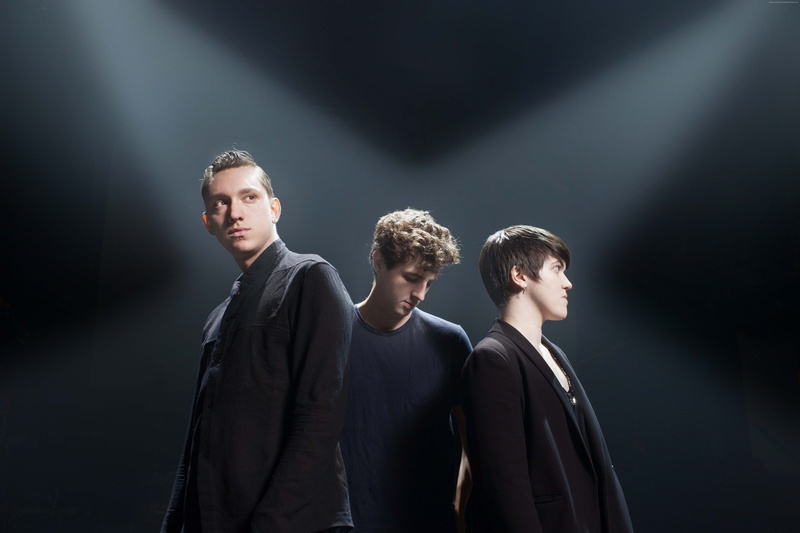 indoors, The xx, men, Jamie Smith, Romy Madley Croft, Top music artist and bands, young adult, Oliver Sim, teenager, adolescence, togetherness, young men