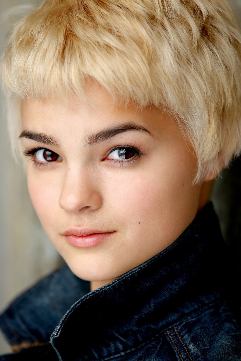 720P, women, blonde, short hair, Brianna Hildebrand, actress, face, closeup