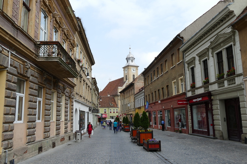 road, carpathian mountains, 5K, the way forward, women, street, transylvania, adult, romania, cloud - sky, architecture, building, braşov, group of people
