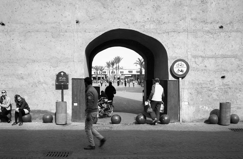 street, film, outdoors, monochrome, people, 2K, built structure, electro 35, incidental people, full length, ilford, men, architecture, arch, wall - building feature
