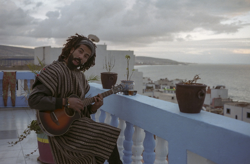 color, arts culture and entertainment, playing, superia x-tra, gx, taghazout, music, musical equipment, electro 35, adult, film, yashica, plucking an instrument