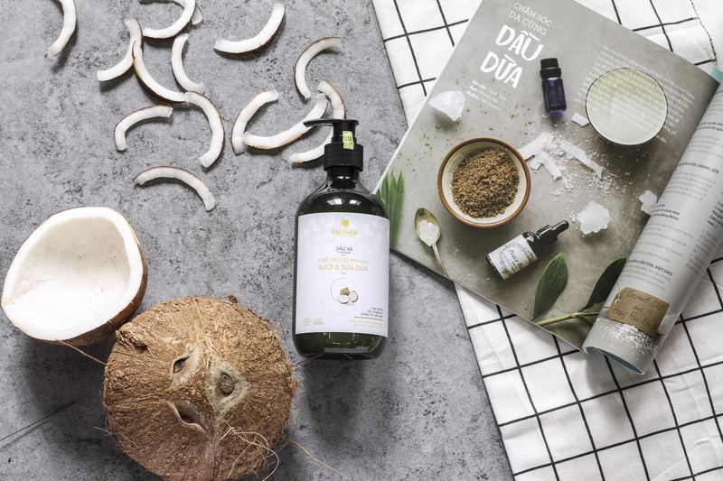 directly above, shampoo, healthy eating, still life, bottle, hair care, drink, food, cosmetics, gray, cookie, pump, copra, refreshment, ingredient, spoon