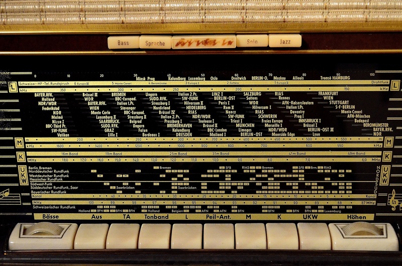 nostalgia, travel, transportation, message, radio keyboard, 1080P, music, antique, transmitter, railroad station platform, station, radio device, close-up