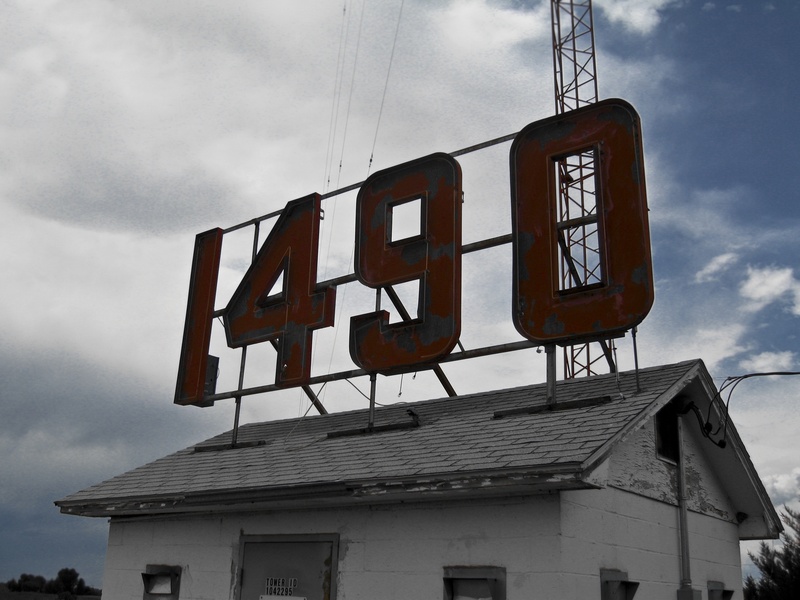 frequency, no people, vintage, low angle view, building exterior, text, information, radio, 2K, nostalgia, building, call letters, broadcast, antique