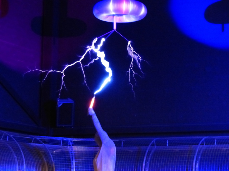 experiment, arts culture and entertainment, tesla coil, thunderstorm, thunder, effect, lighting equipment, show, purple, performing arts event, blue, flash