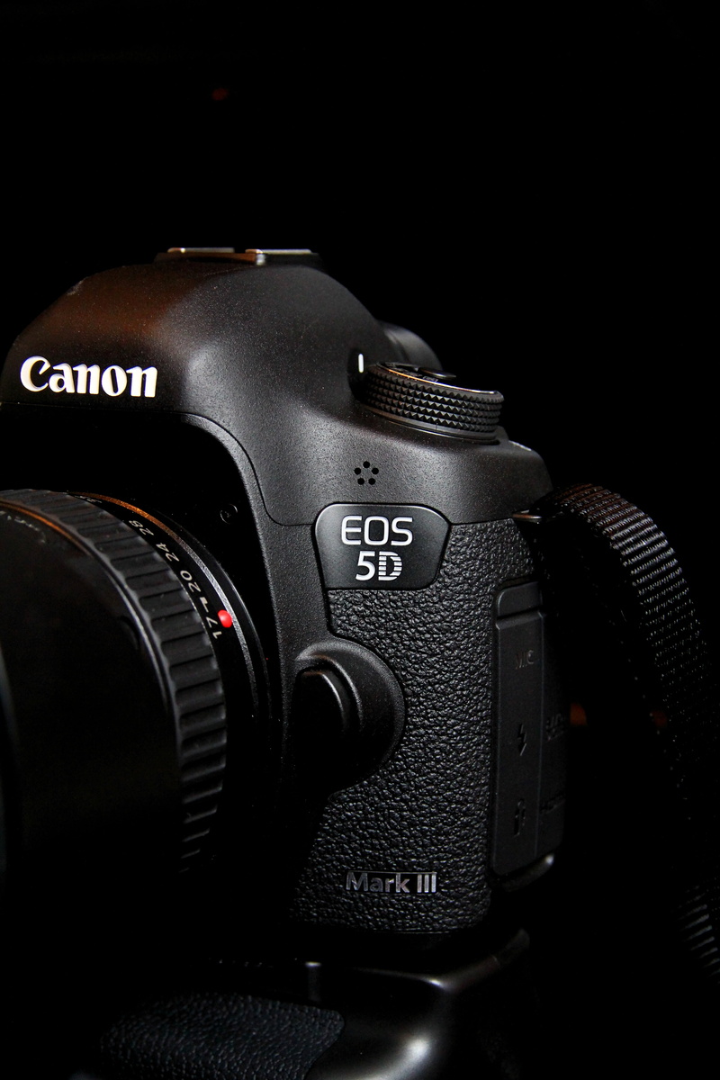 black background, airport, black Color, camera, retro styled, communication, studio shot, activity, close-up, black, camera - Photographic Equipment, xie