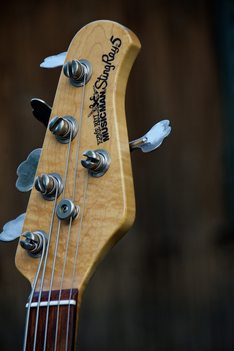 wood - material, strings, paint, electric guitar, gloss, still life, wood, e guitar, guitar pick, soundbody, 2K, double bass, close-up, arts culture and entertainment