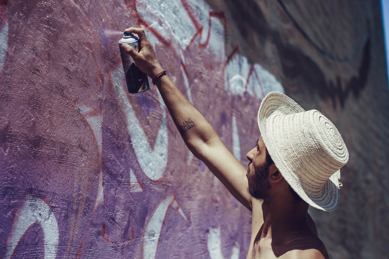 breakreate, effort, climbing, sun hat, young adult, leisure activity, rock, adult, mobile phone, brick, tunisia, sport, healthy lifestyle, outdoors, extreme sports