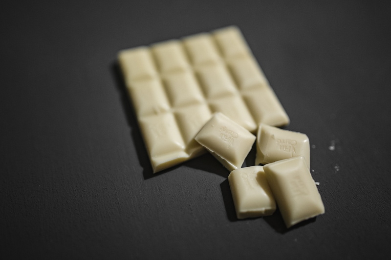 close-up, food, table, White, black background, snack, brown, dessert, backgrounds, freshness, sugar cube, shape, 4K, nut, no People, black Color, white color