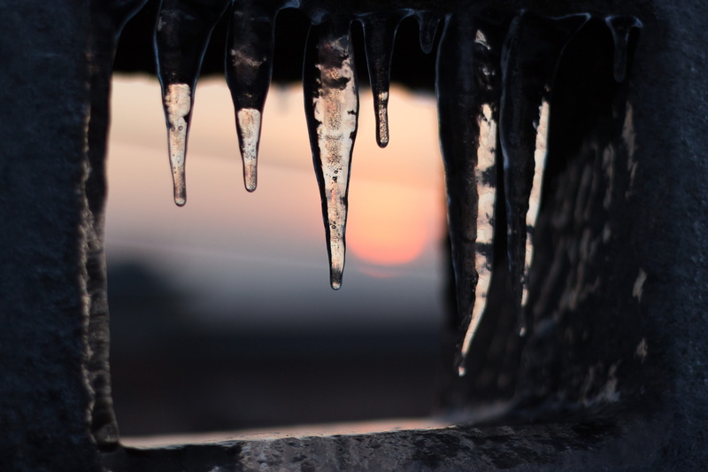 ice, icicles, simplicity, sunset, hanging, cold, tree trunk, close-up, selective focus, icicle, metal, focus on foreground, techno, dark, trunk, day, tree