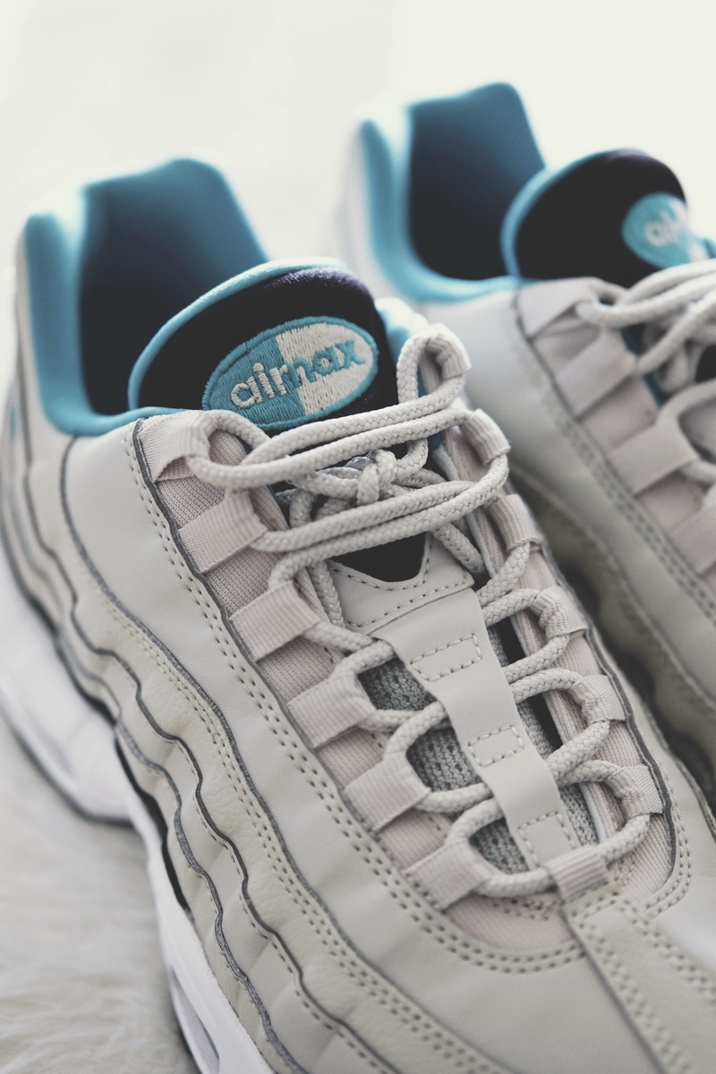 retro, shoelace, green, grey, fujifilm xt2, fashion, table, france, basket, shoes, close-up, rennes, sneakers, rope, still life, xt2, indoors, 5K, nike airmax