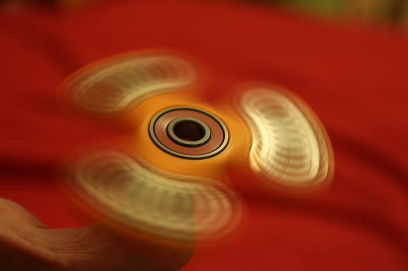 3D, hand, animal themes, Fidget, wealth, security, finger, 3d printing, blurred motion, red, one animal, 5K, shape, human hand, Toys, Spinner, finance