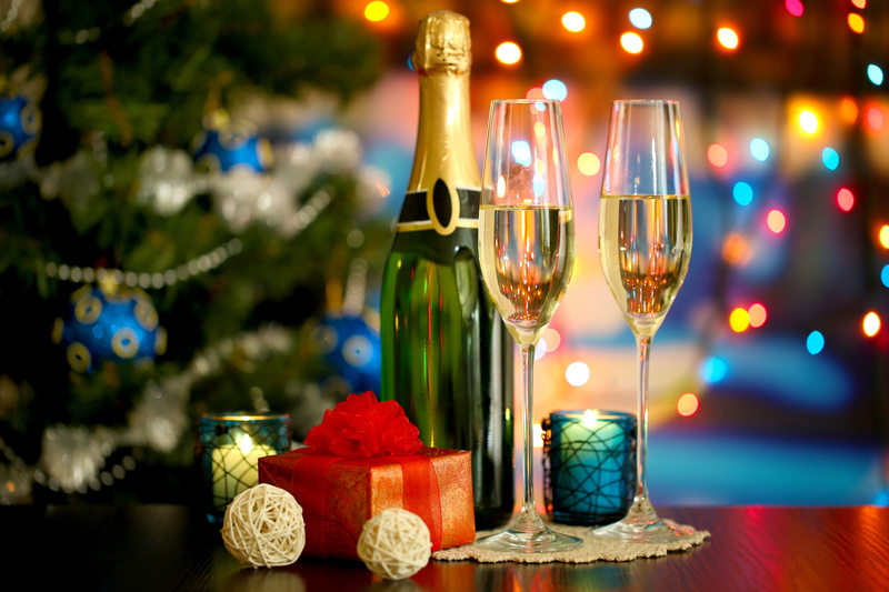candle, photography, focus, party - Social Event, event, gifts, christmas Lights, tree, selective, champagne, illuminated, beside, bokeh, wineglass, backgrounds
