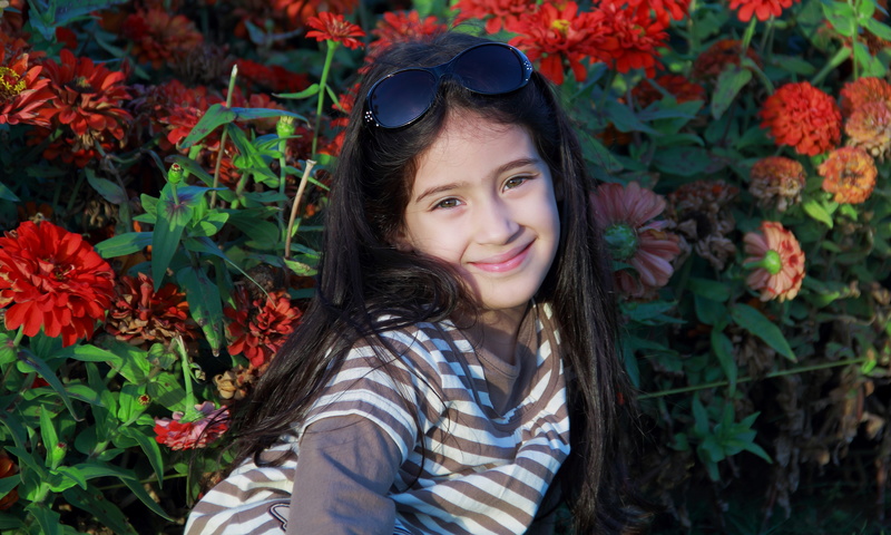 portrait, girls, lifestyles, green, childhood, real people, happiness, happy, flower, little girl, emotion, one person, day, flowering plant, summer, smiling