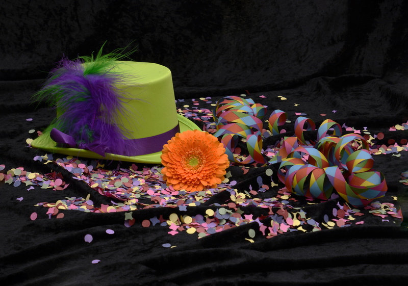 beside, streamer, carneval, petaled, nature, flowering plant, bouquet, colorful, clown, gerbera, flower head, violet, close-up, carnival, pink color, hat