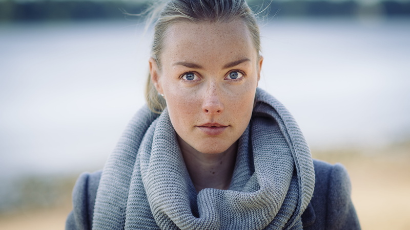 scarf, focal, woman, photo, knitted, portrait, one person, women, headshot, looking at camera, beautiful woman, infinity, warm clothing, 2K, serious, young adult