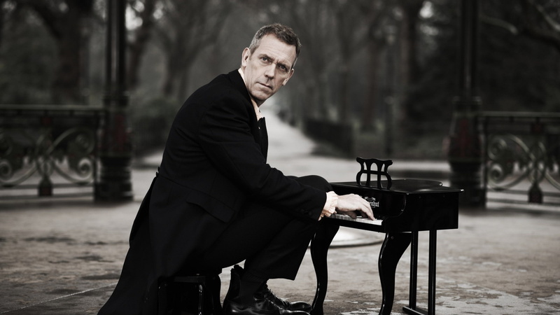 shoes, actor, trees, chair, 2K, Hugh Laurie, piano, miniatures, men, tuxedo, park, sitting, suits, looking at viewer