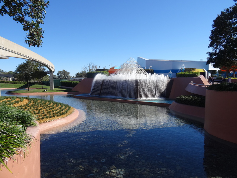 sky, hedge, clear sky, swimming pool, blue, flowing, pool, motion, day, tree, 5K, epcot, no people, disney, outdoors, sunlight, fountain, flowing water