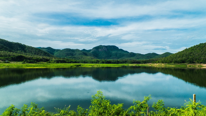 environment, green, tranquility, daytime, tree, cloudy, tranquil scene, mountain, beauty in nature, land, reflection, landscape, 4K, body, lake, cloud - sky
