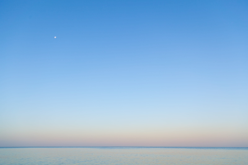 water, horizon, 5K, tranquility, blue, full moon, nature, horizon over water, the naples beach hotel and golf club, sky, pastel colors, outdoors, no people
