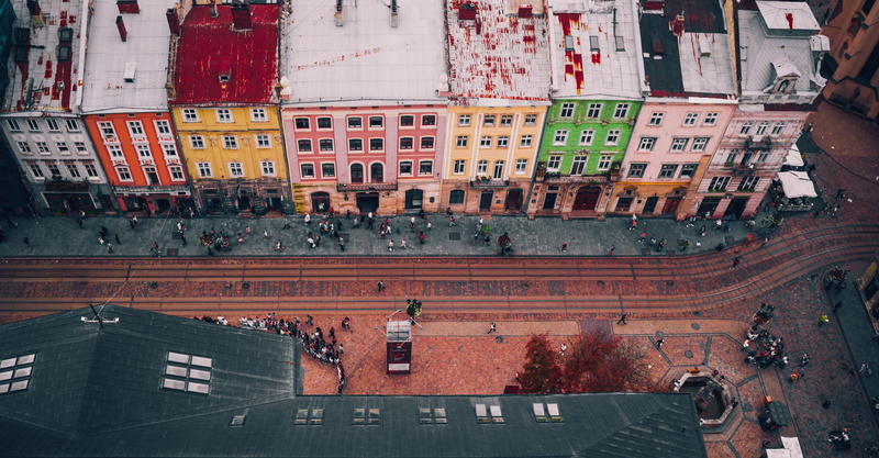 street, green, minimalism, town Square, eye, photo shoot, person, colorful, famous Place, built Structure, outdoors, mansion, cityscape, city, europe, birds