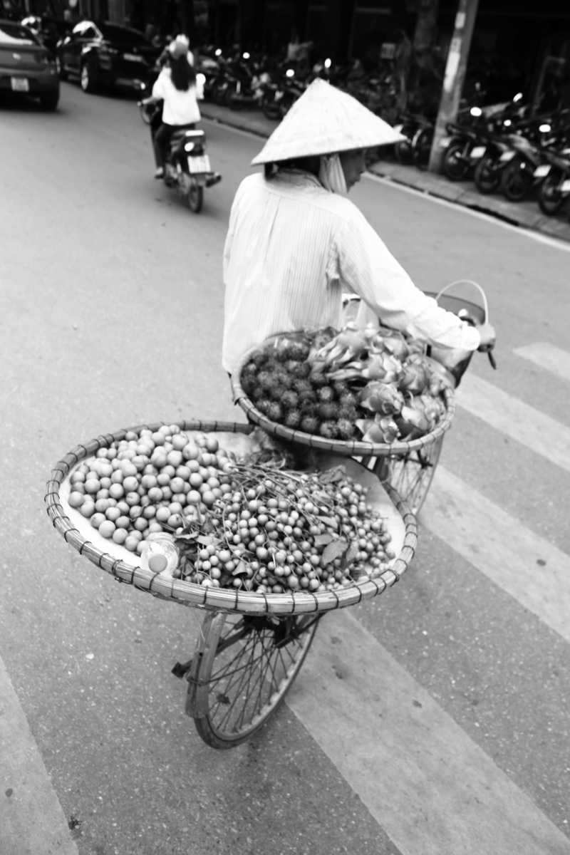asian, transporting, 5K, bicycle, food and drink, vegetables, container, black And White, vietnam, transportation, street, vegetable market, small business