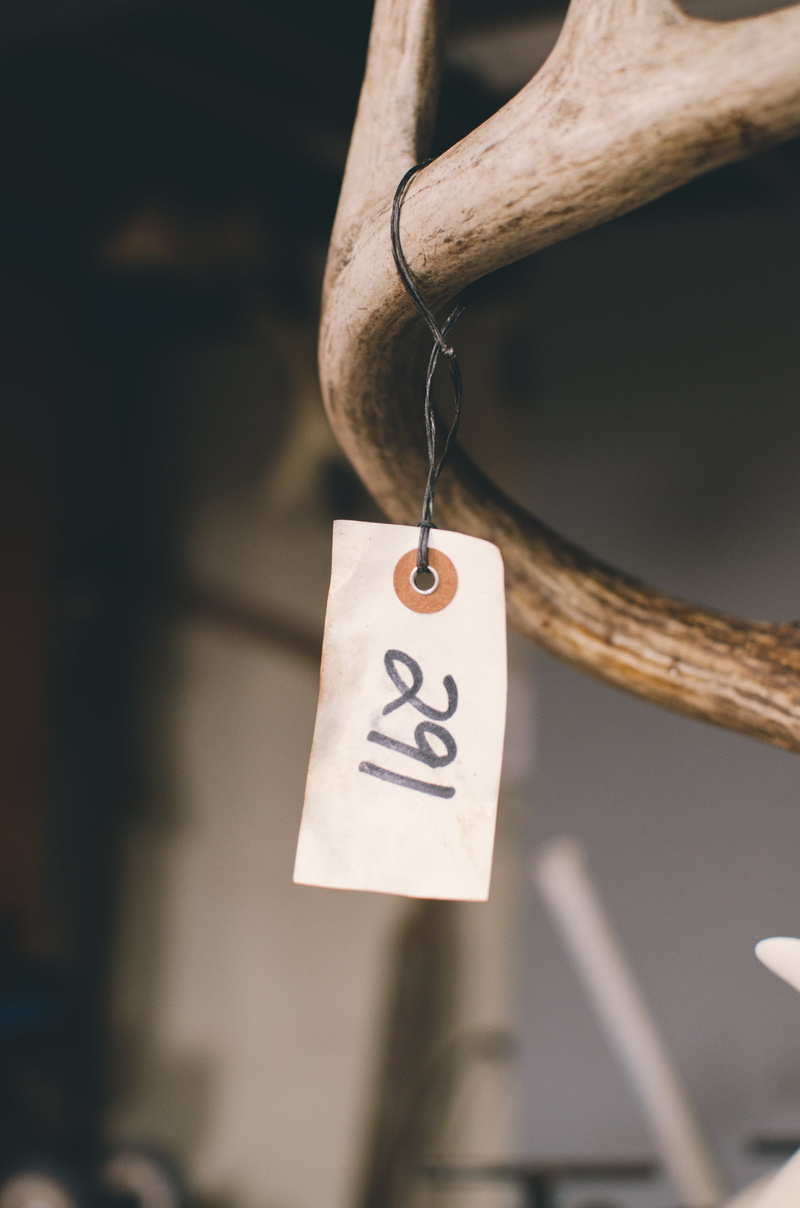 hanging, vertical, string, close-up, equipment, architecture, wood - material, classic, blur, message, label, steel, retro, iron, technology, adhesive note