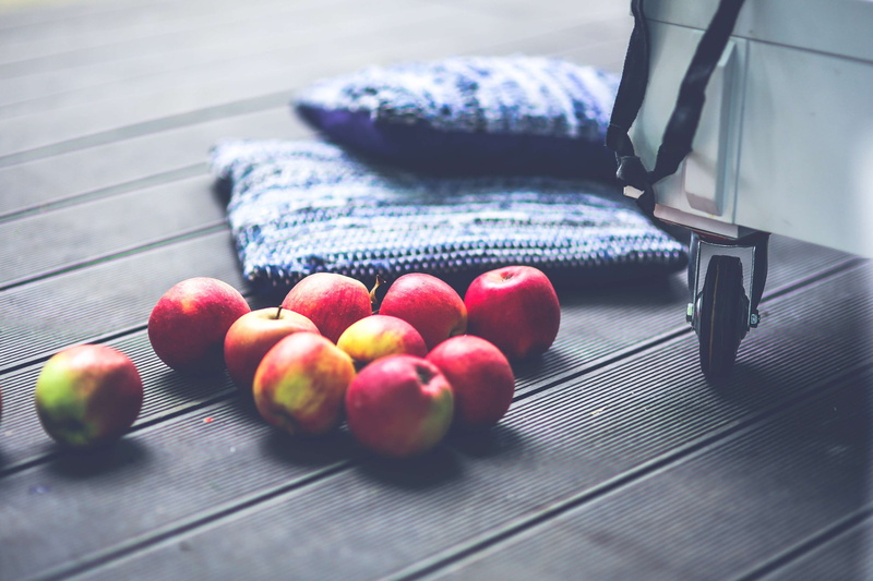 wood - material, food, bright, color, container, apples, leaf, apple, no people, decor, vintage, fruit, health, little, day, decoration, business, fall