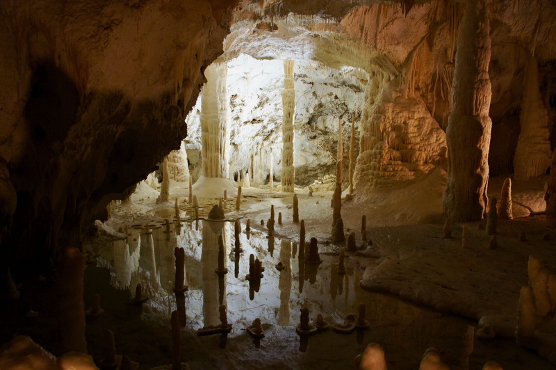 stalactites, stalactite, stalactite cave, no people, rock, water, fairy tales, grotto, beauty in nature, solid, tranquility, eroded, limestone, discovery