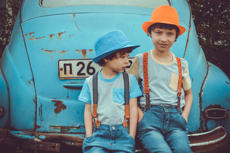togetherness, closeup, two people, outdoors, 5K, old cars, innocence, kids, retro, dump, transport, sibling, bumper, day, retro-car, bonding, vintage