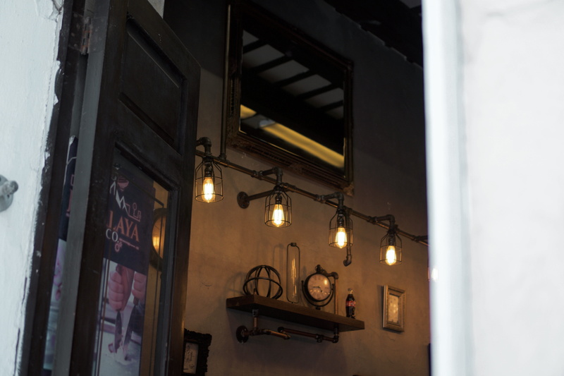 street light, lamps, backgrounds, shop, industrial, electric lamp, design, san juan, light, electric light, dim, local, electricity, doors, wall - building feature