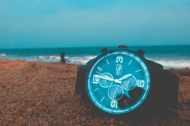beach, horizon, 4K, horizon over water, watch, clock, scenics - nature, land, close-up, number, water, sand, time, coast, minute hand, nature, beauty in nature